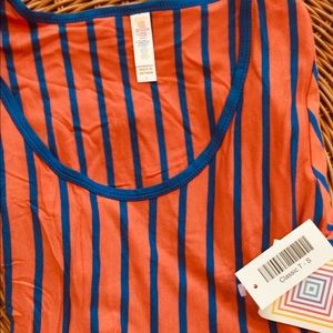 Lularoe Classic T-shirt NWT